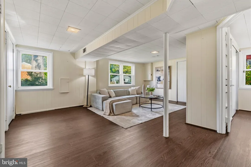 6011 HIBBLING AVENUE Springfield, VA 22150