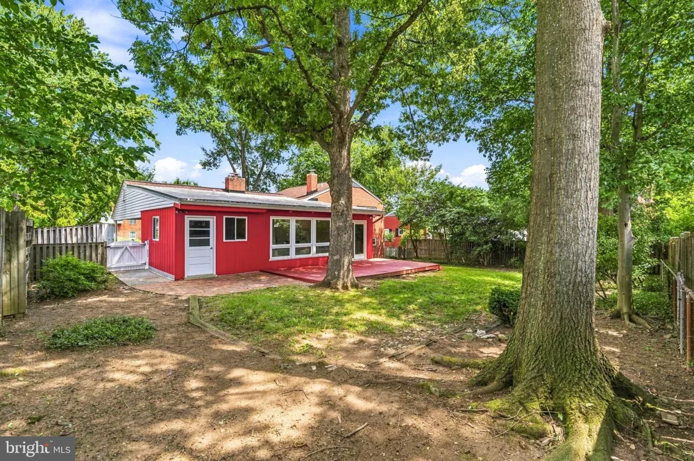 6011 HIBBLING AVENUE Springfield, VA 22150