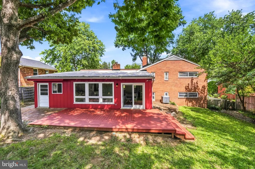 6011 HIBBLING AVENUE Springfield, VA 22150