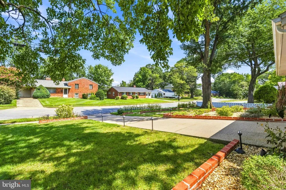 6011 HIBBLING AVENUE Springfield, VA 22150