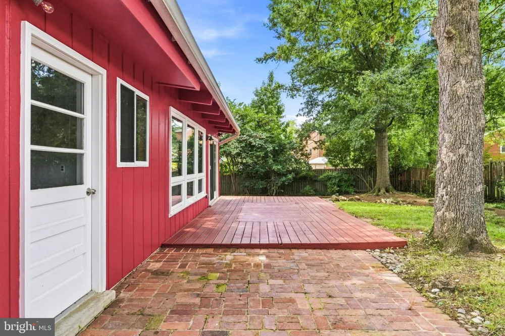 6011 HIBBLING AVENUE Springfield, VA 22150
