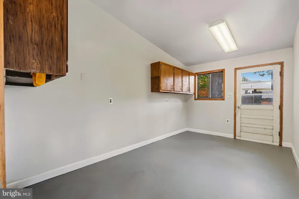 6011 HIBBLING AVENUE Springfield, VA 22150