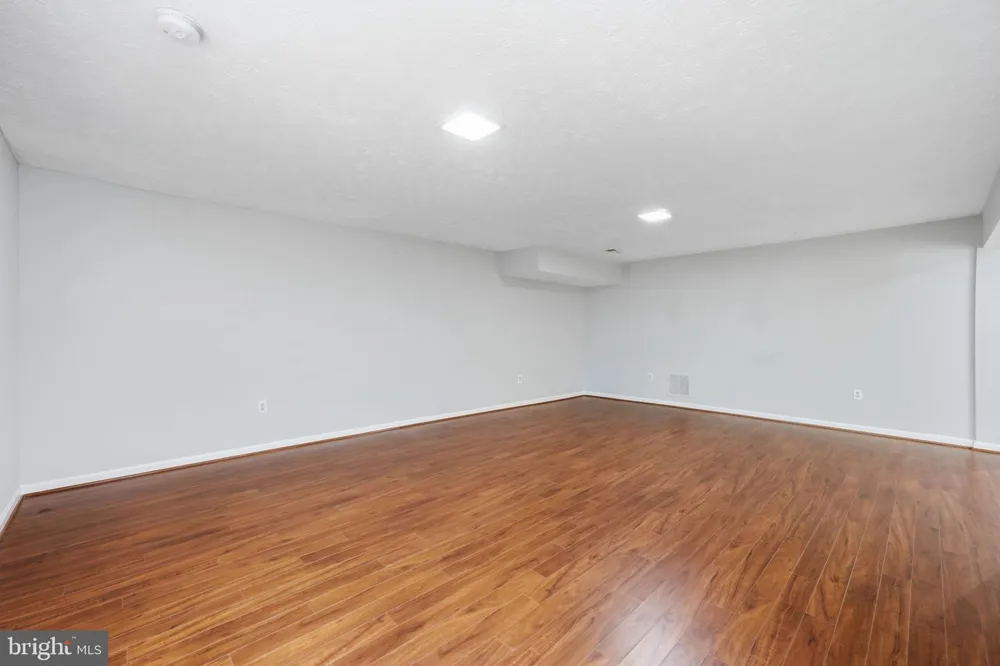 8108 CLIFFOREST DRIVE Springfield, VA 22153