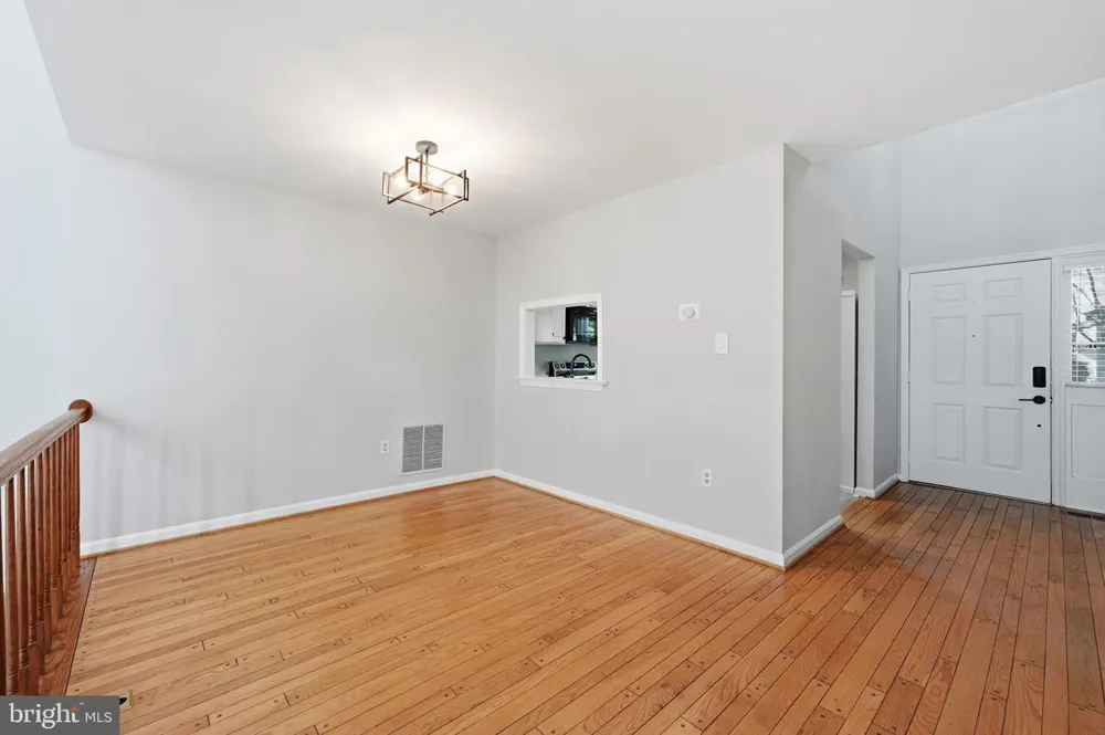 8108 CLIFFOREST DRIVE Springfield, VA 22153