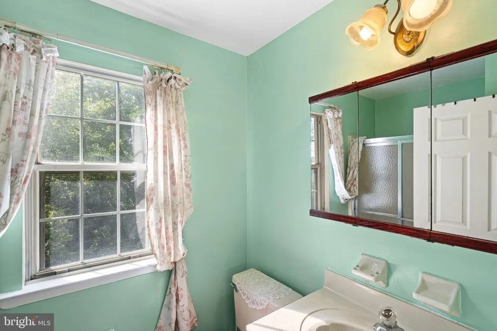 55 STATE ROAD Springfield, PA 19064