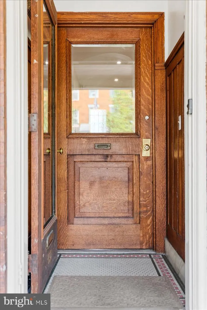 2612 CALVERT STREET Baltimore, MD 21218