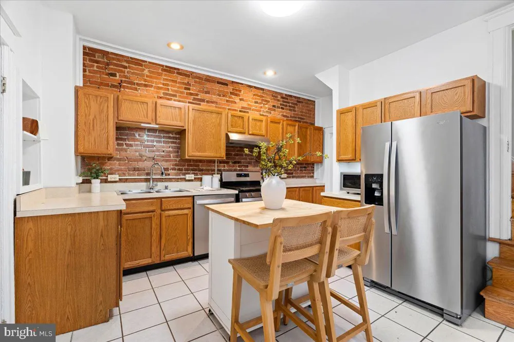2612 CALVERT STREET Baltimore, MD 21218