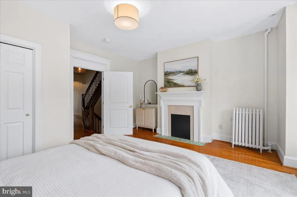 2612 CALVERT STREET Baltimore, MD 21218