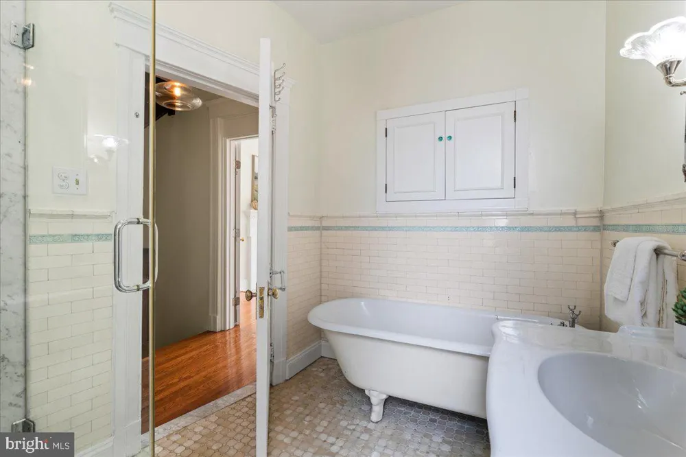 2612 CALVERT STREET Baltimore, MD 21218