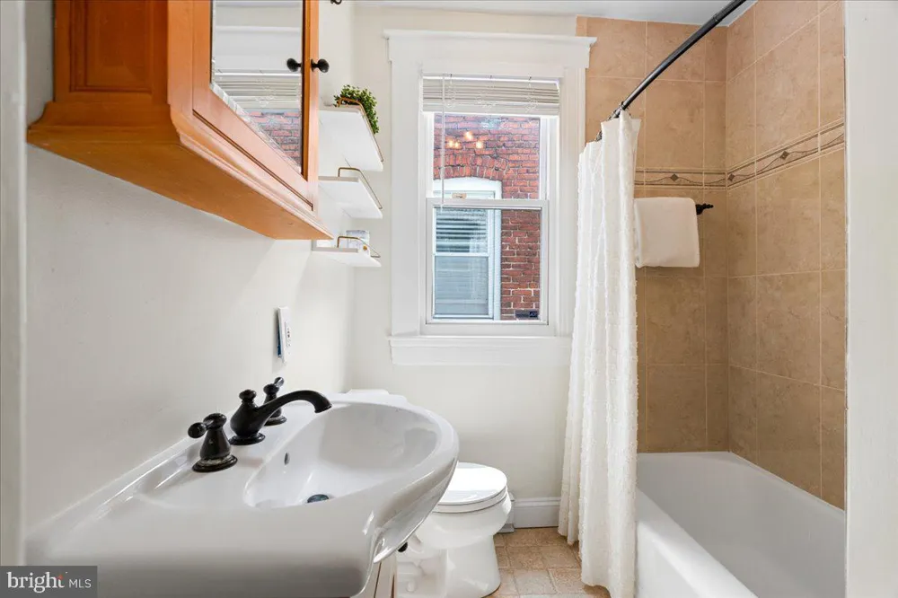 2612 CALVERT STREET Baltimore, MD 21218