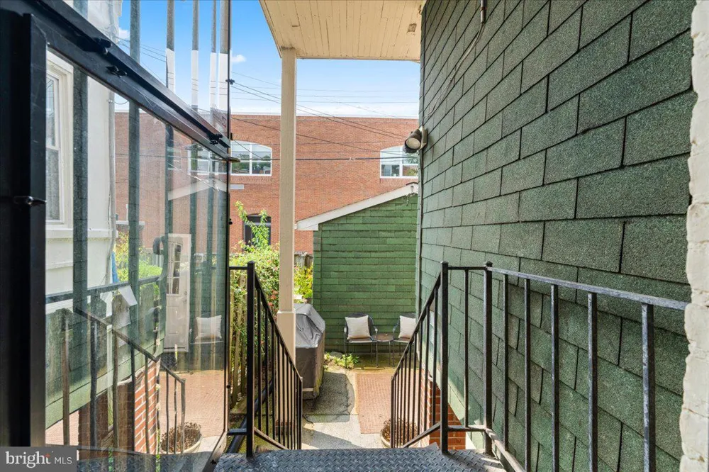 2612 CALVERT STREET Baltimore, MD 21218