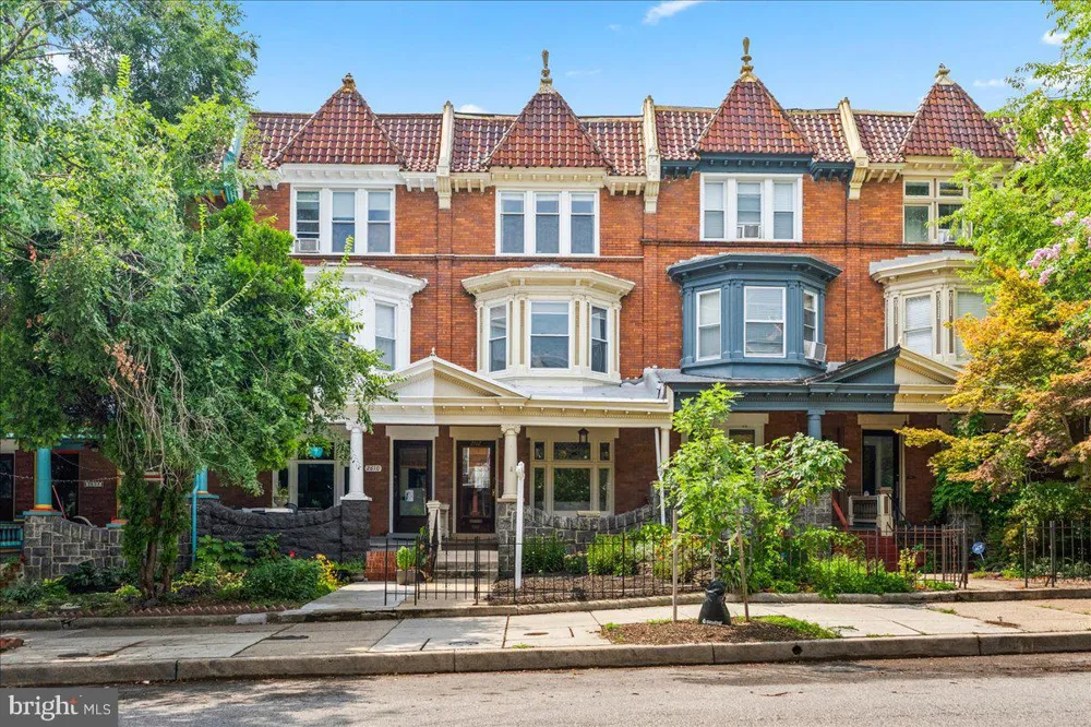 2612 CALVERT STREET Baltimore, MD 21218
