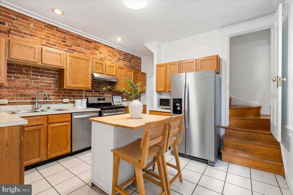 2612 CALVERT STREET Baltimore, MD 21218
