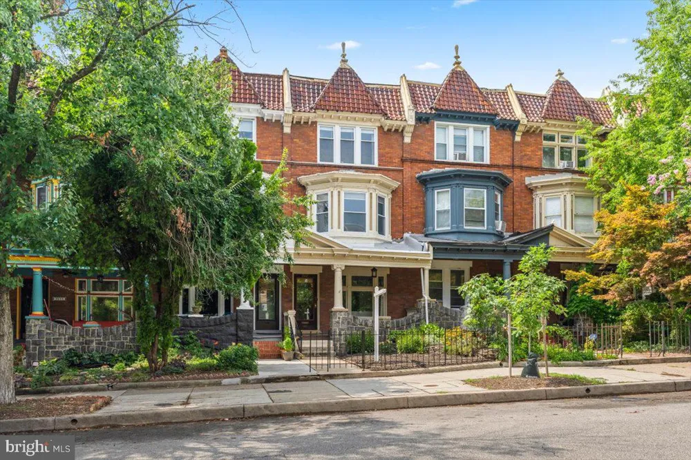 2612 CALVERT STREET Baltimore, MD 21218