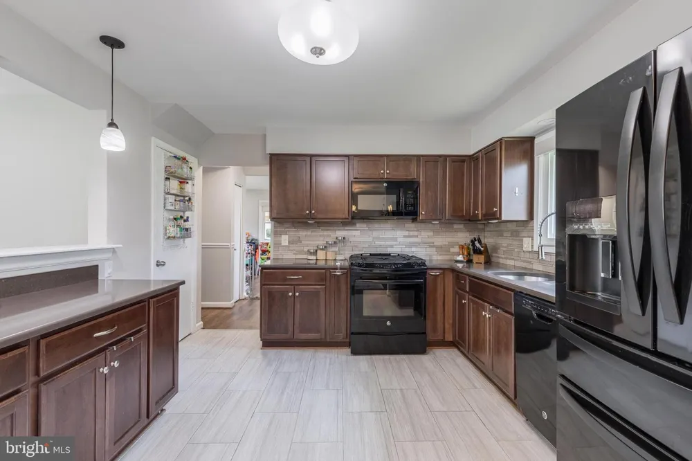 6006 RIVANNA DRIVE Springfield, VA 22150