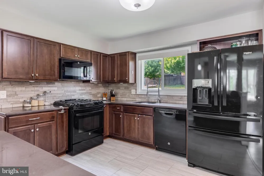 6006 RIVANNA DRIVE Springfield, VA 22150