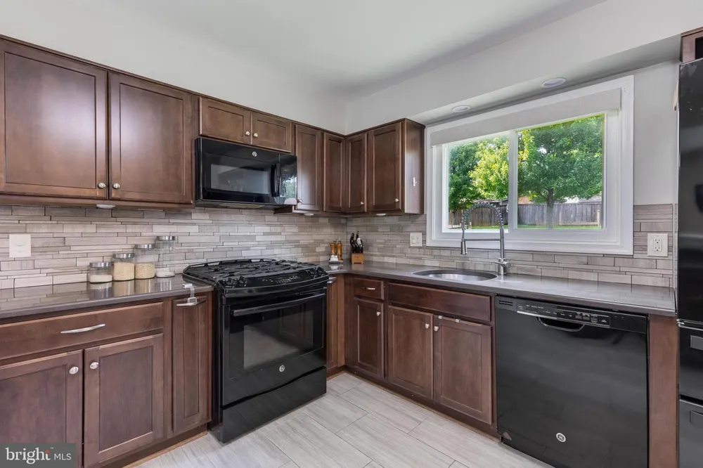 6006 RIVANNA DRIVE Springfield, VA 22150