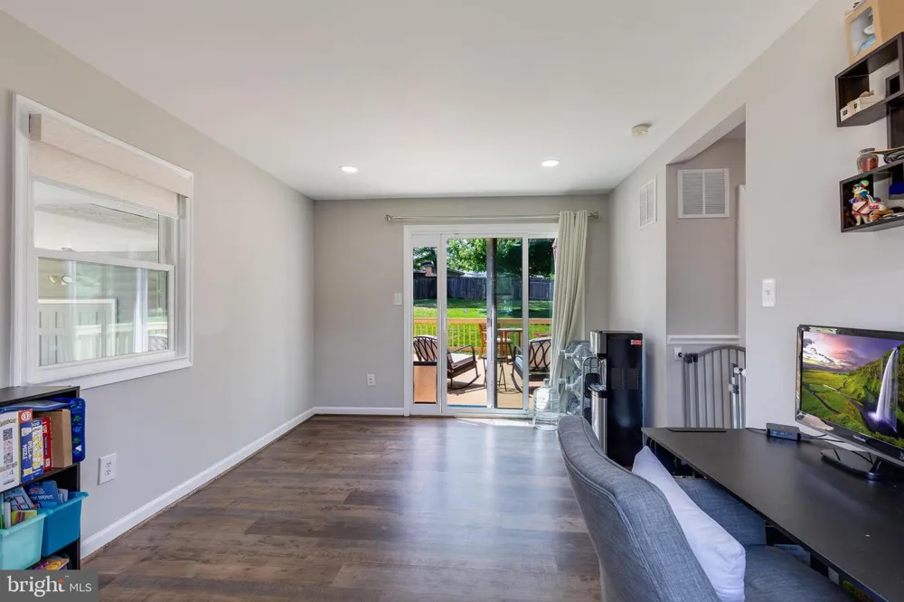 6006 RIVANNA DRIVE Springfield, VA 22150