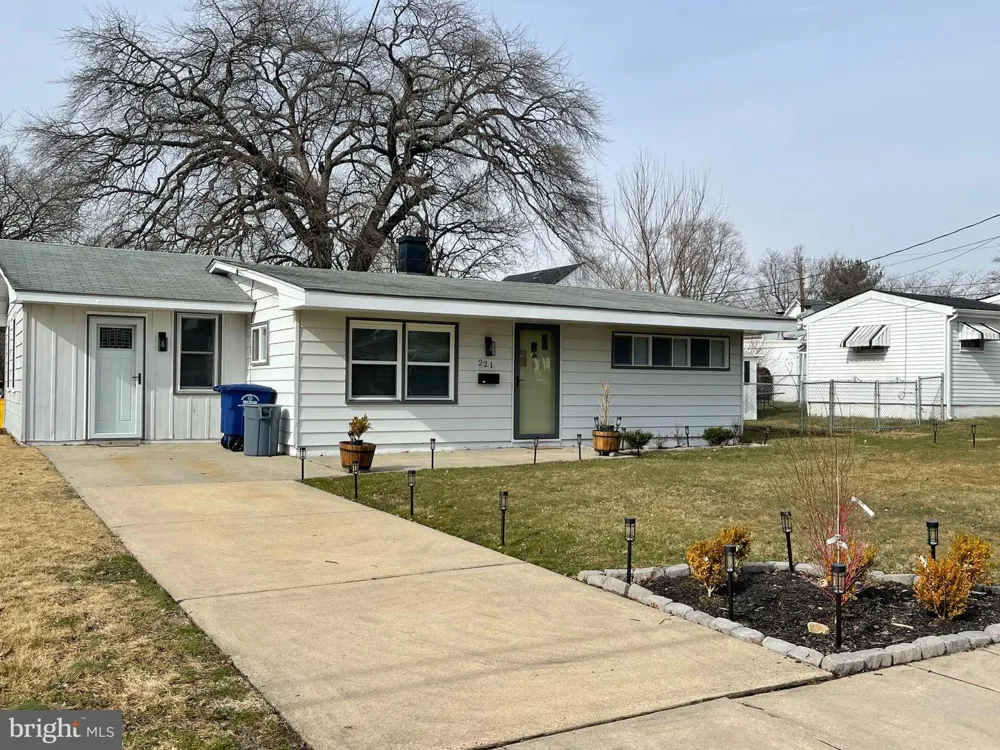 221 COUNTY AVENUE Maple Shade, NJ 08052