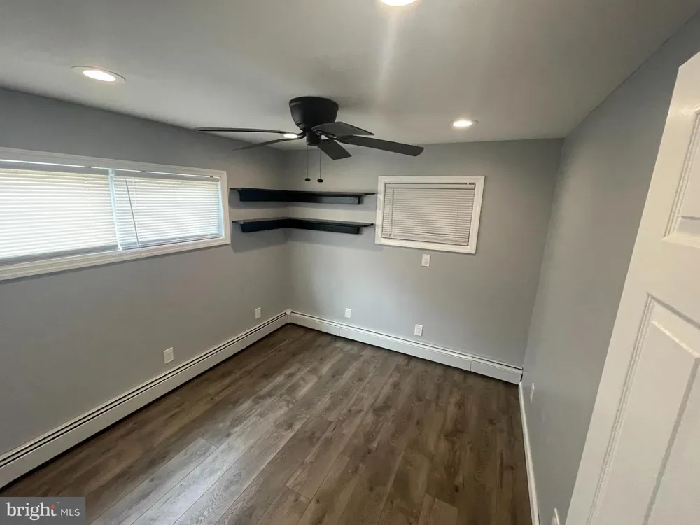 221 COUNTY AVENUE Maple Shade, NJ 08052