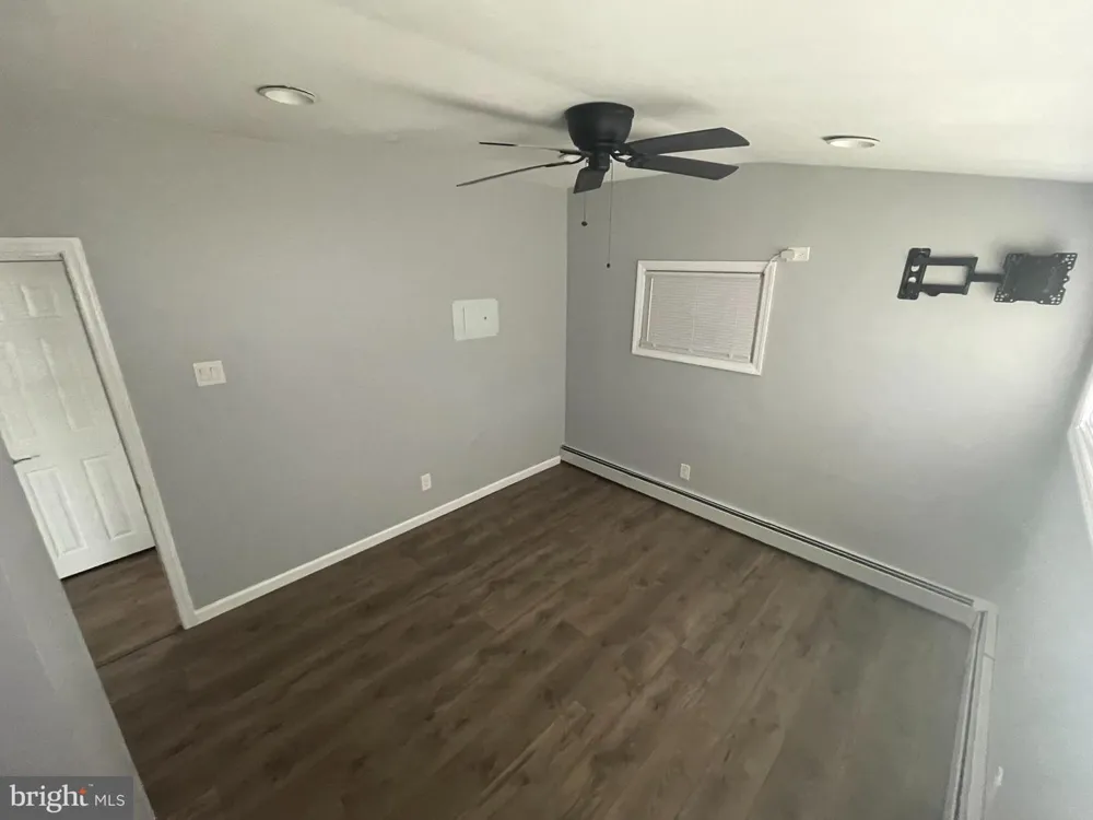 221 COUNTY AVENUE Maple Shade, NJ 08052