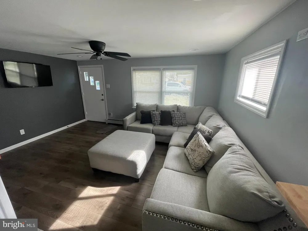 221 COUNTY AVENUE Maple Shade, NJ 08052