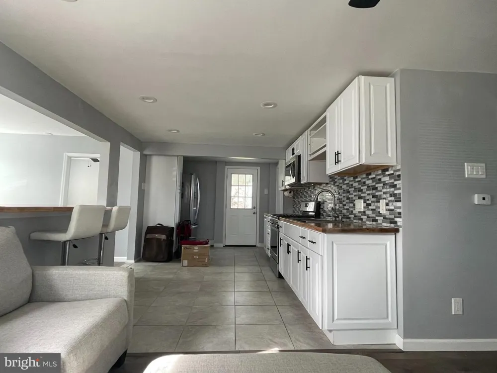 221 COUNTY AVENUE Maple Shade, NJ 08052