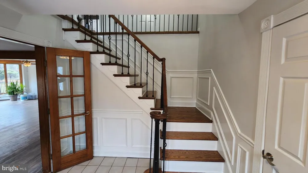 1239 LIMEKILN PIKE Ambler, PA 19002