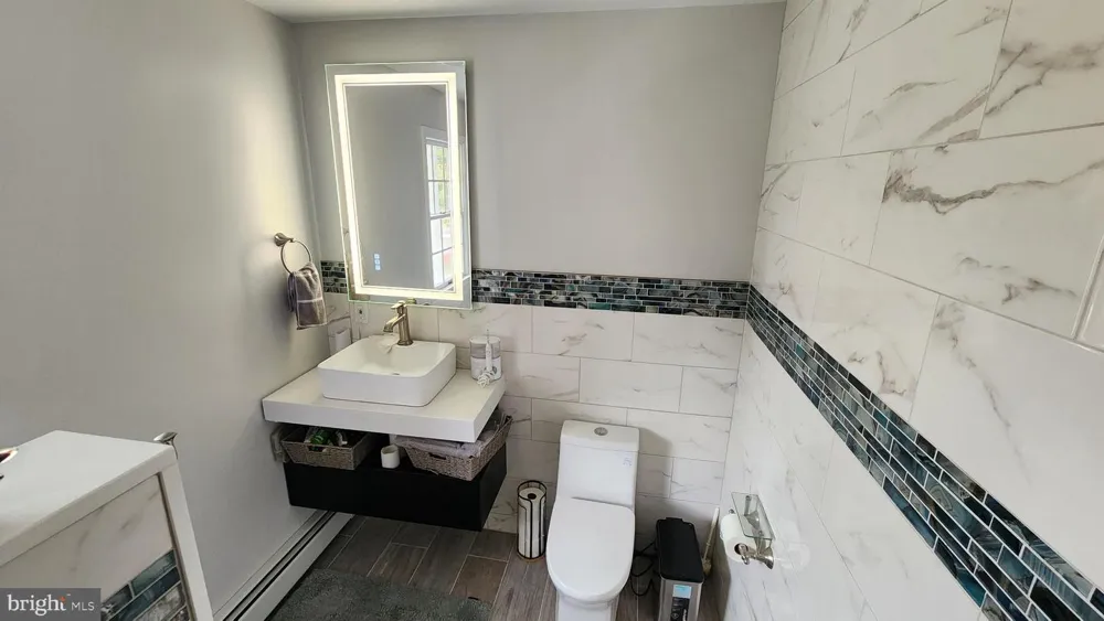 1239 LIMEKILN PIKE Ambler, PA 19002