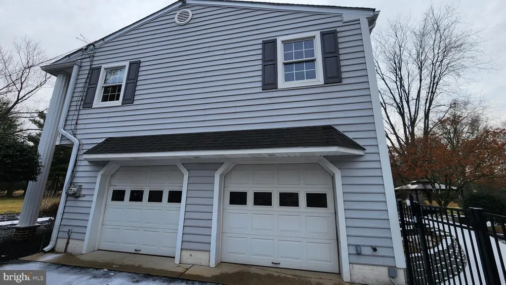 1239 LIMEKILN PIKE Ambler, PA 19002