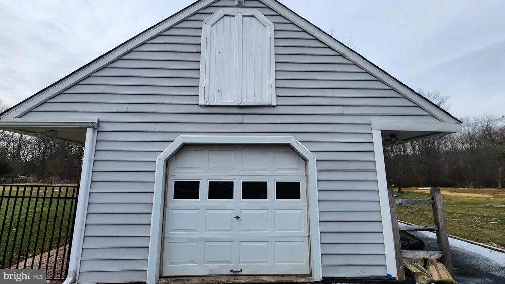 1239 LIMEKILN PIKE Ambler, PA 19002