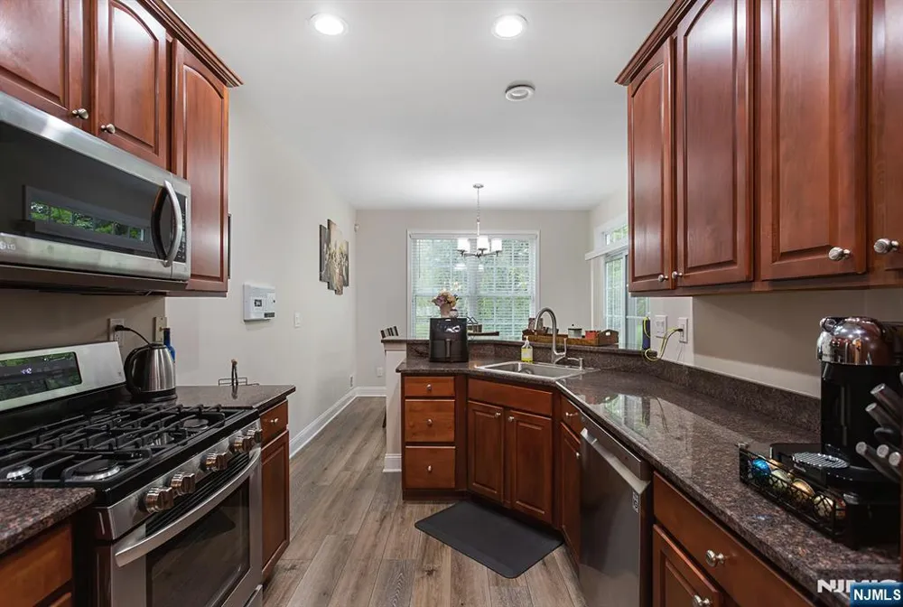145 Levinberg Lane Wayne, NJ 07470