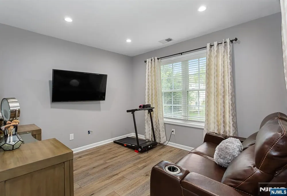 145 Levinberg Lane Wayne, NJ 07470