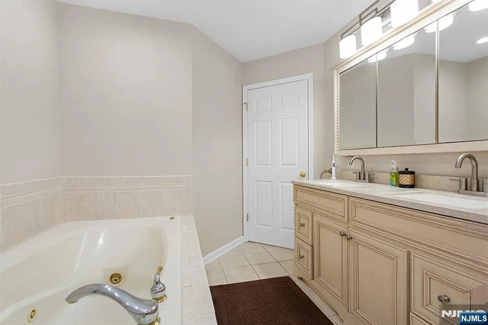 145 Levinberg Lane Wayne, NJ 07470