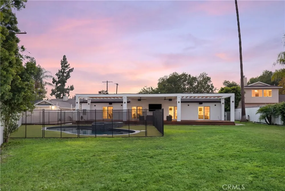 9150 Zelzah Avenue Northridge, CA 91325
