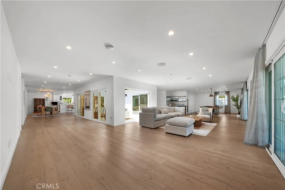 9150 Zelzah Avenue Northridge, CA 91325