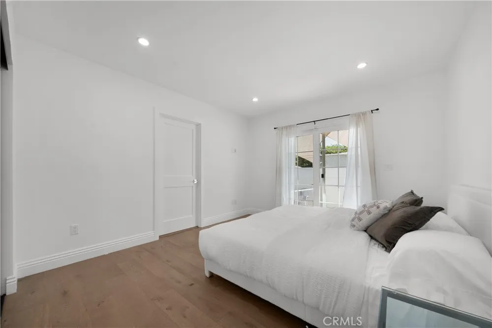 9150 Zelzah Avenue Northridge, CA 91325