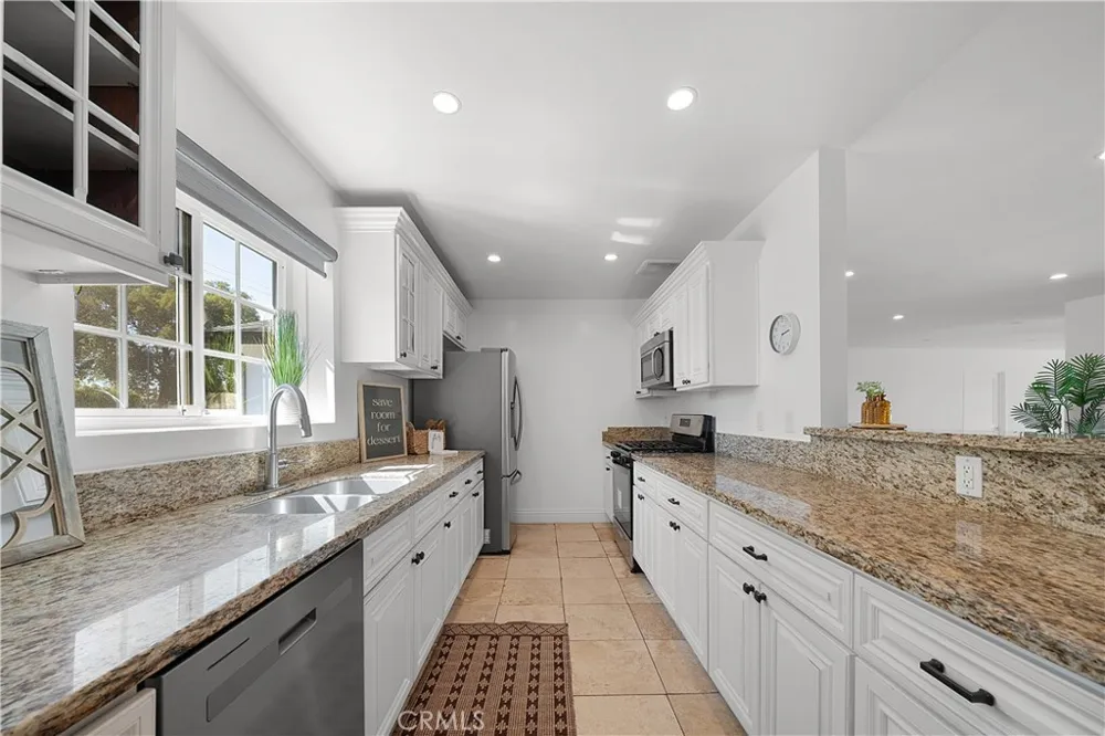 9150 Zelzah Avenue Northridge, CA 91325