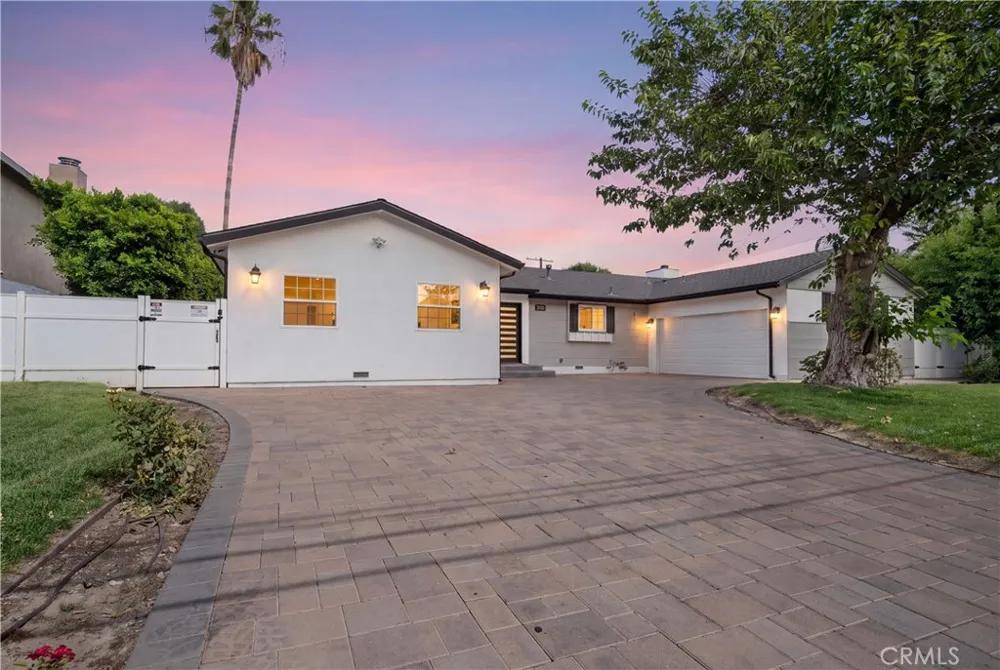 9150 Zelzah Avenue Northridge, CA 91325