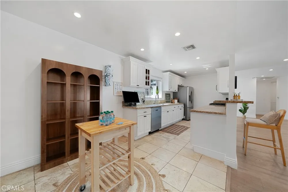 9150 Zelzah Avenue Northridge, CA 91325
