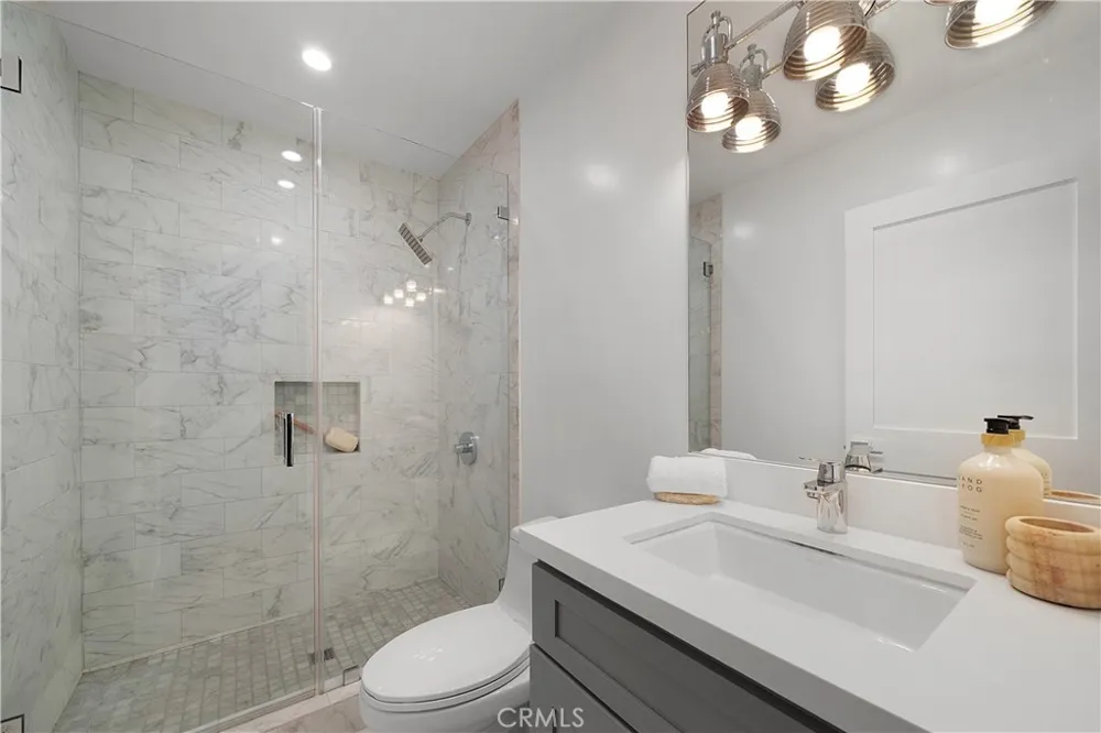 9150 Zelzah Avenue Northridge, CA 91325