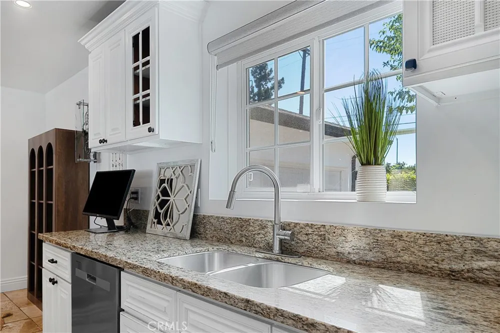 9150 Zelzah Avenue Northridge, CA 91325