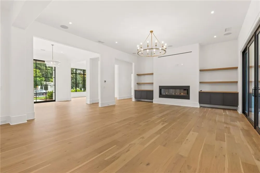 4550 Jolyn Place Sandy Springs, GA 30342