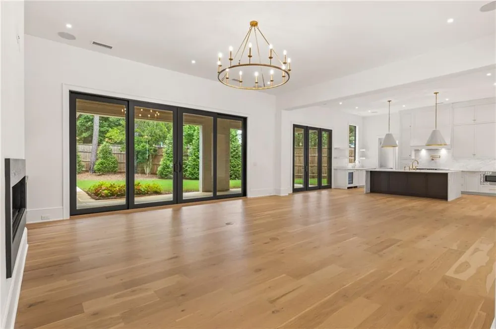 4550 Jolyn Place Sandy Springs, GA 30342