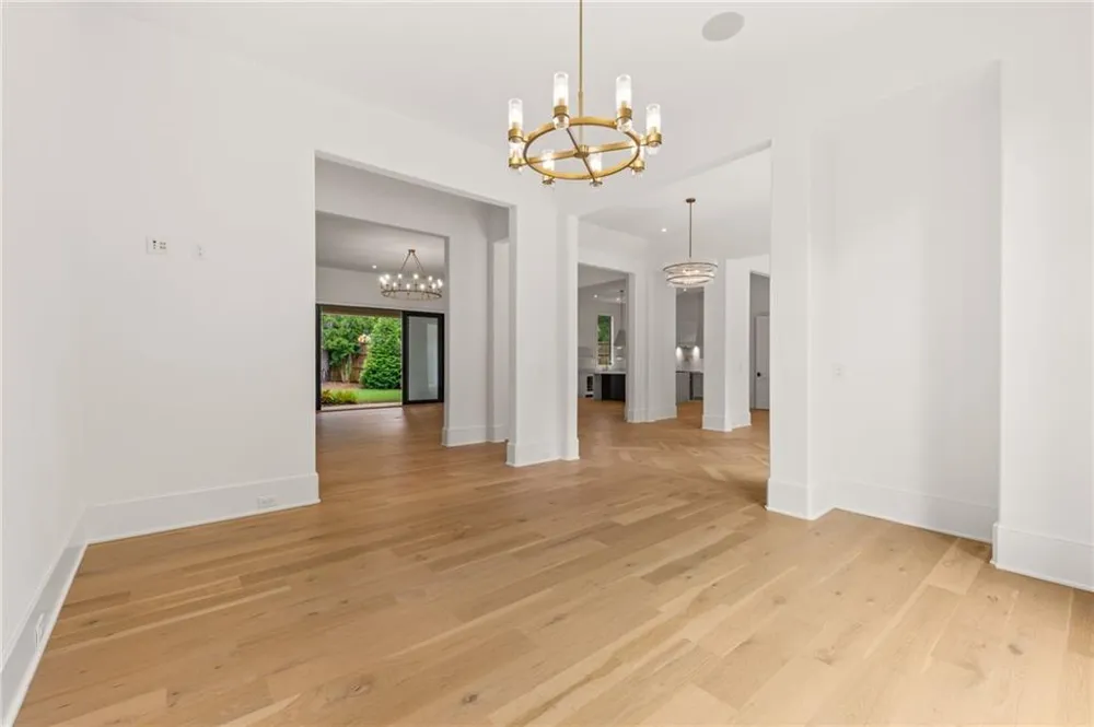 4550 Jolyn Place Sandy Springs, GA 30342