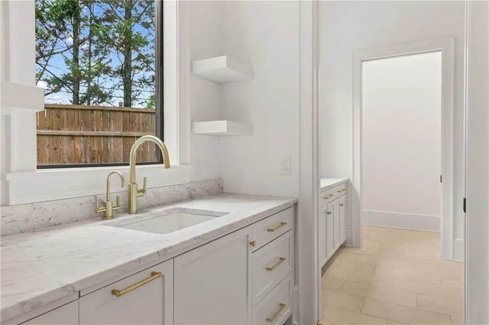 4550 Jolyn Place Sandy Springs, GA 30342