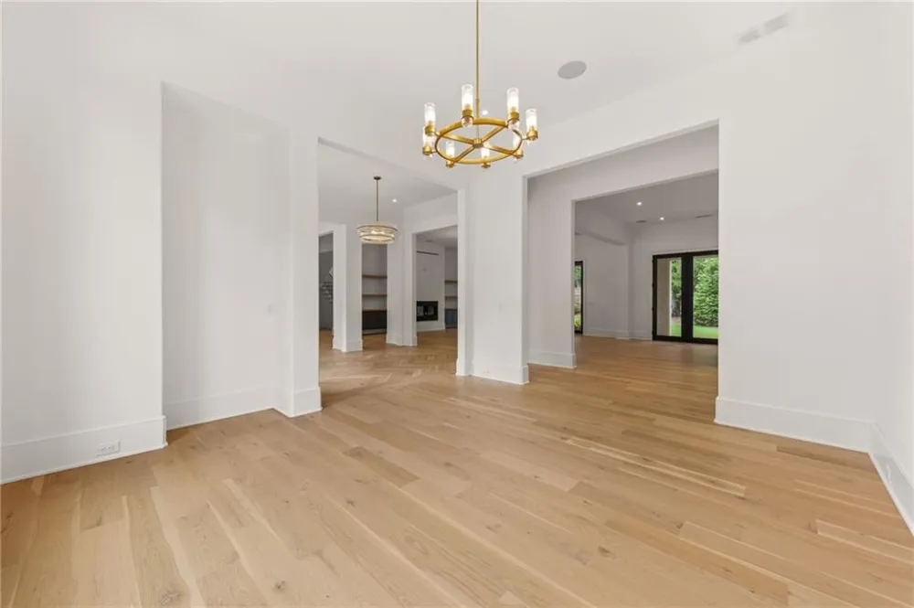 4550 Jolyn Place Sandy Springs, GA 30342