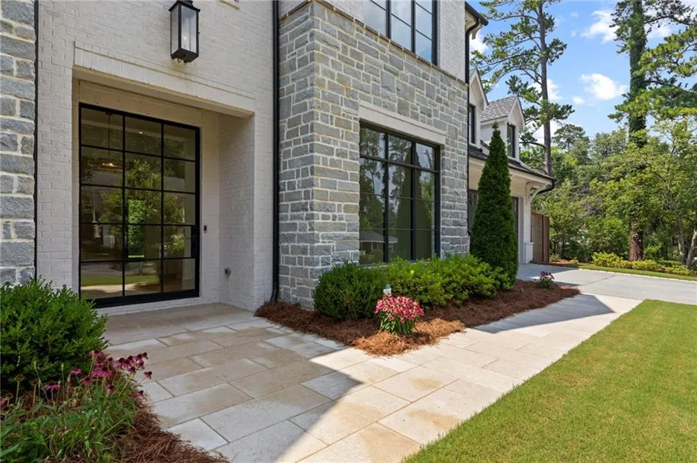 4550 Jolyn Place Sandy Springs, GA 30342
