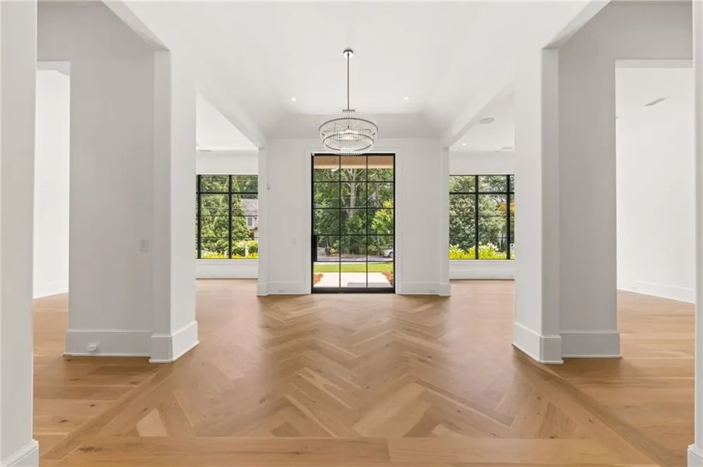 4550 Jolyn Place Sandy Springs, GA 30342