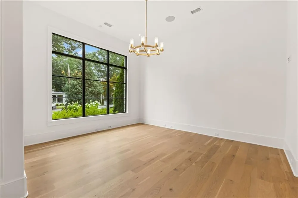 4550 Jolyn Place Sandy Springs, GA 30342